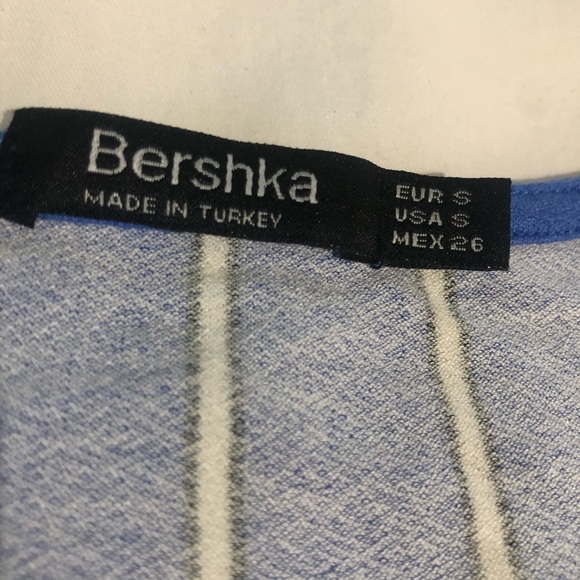 Adorable Bershka long sleeve shirt! - Picture 3 of 4